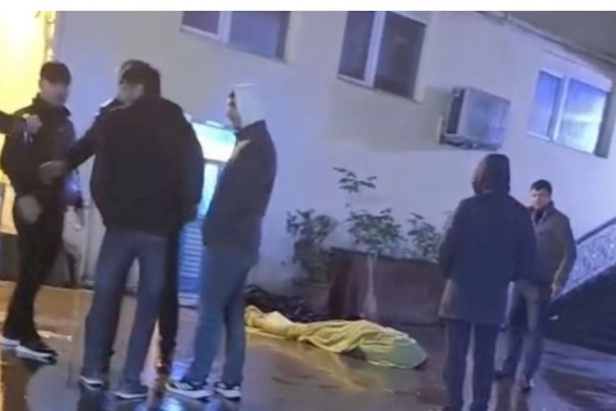 Bakıda kişi özünü 14-cü mərtəbədən atıb — VİDEO