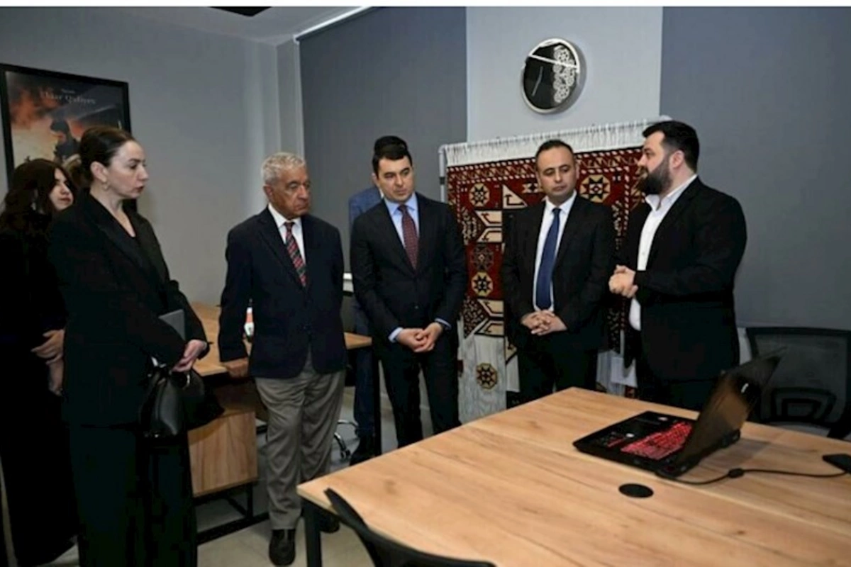 ADA Universitetinin rektoru Yaradıcı Mərkəzdə yaradılan şəraitlə tanış oldu — FOTOLAR