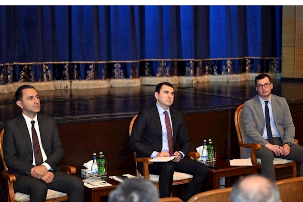 Nazir Akademik Milli Dram Teatrının kollektivi ilə görüşüb — FOTOLAR