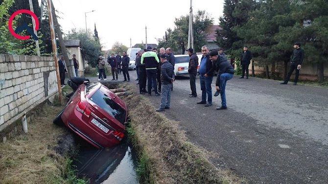 Lənkəranda maşın su arxına aşdı — Xəsarət alan var (FOTOLAR) Lənkəranda maşın su arxına aşdı — Xəsarət alan var (FOTOLAR)