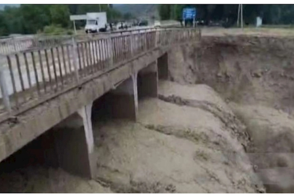 Şabranda çaydan iki meyit tapıldı