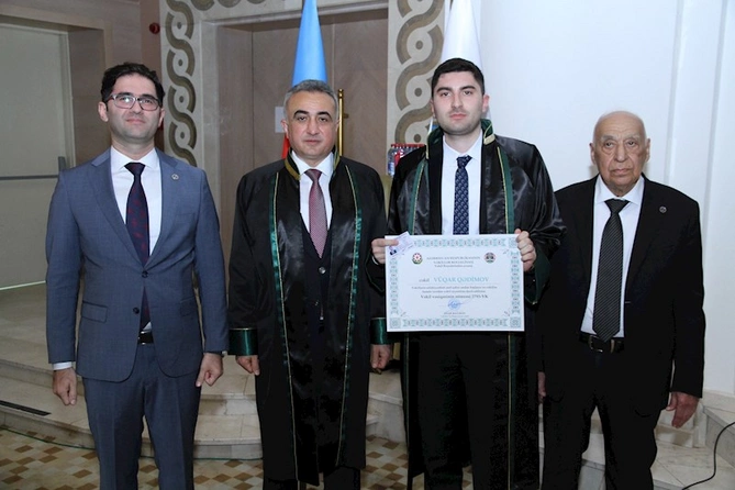 Vəkillər Kollegiyasının Rəyasət Heyətinin iclası keçirilib, bir sıra məsələlər müzakirə edilib — FOTOLAR Vəkillər Kollegiyasının Rəyasət Heyətinin iclası keçirilib, bir sıra məsələlər müzakirə edilib — FOTOLAR