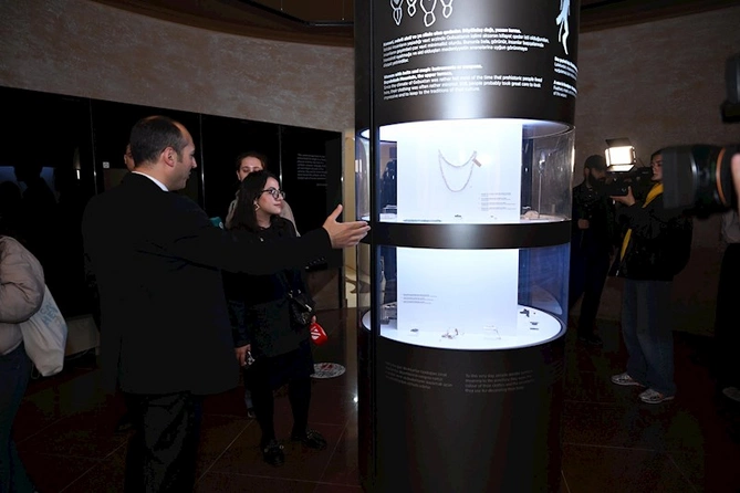 Qobustan qoruğuna mediatur təşkil olunub — FOTOLAR Qobustan qoruğuna mediatur təşkil olunub — FOTOLAR