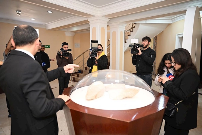 Qobustan qoruğuna mediatur təşkil olunub — FOTOLAR Qobustan qoruğuna mediatur təşkil olunub — FOTOLAR