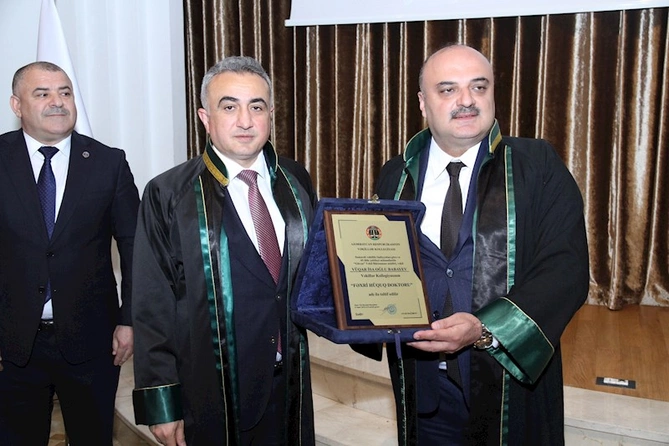 Vəkillər Kollegiyasının Rəyasət Heyətinin iclası keçirilib, bir sıra məsələlər müzakirə edilib — FOTOLAR Vəkillər Kollegiyasının Rəyasət Heyətinin iclası keçirilib, bir sıra məsələlər müzakirə edilib — FOTOLAR