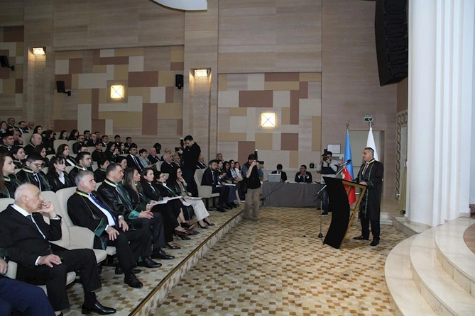 Vəkillər Kollegiyasının Rəyasət Heyətinin iclası keçirilib, bir sıra məsələlər müzakirə edilib — FOTOLAR Vəkillər Kollegiyasının Rəyasət Heyətinin iclası keçirilib, bir sıra məsələlər müzakirə edilib — FOTOLAR