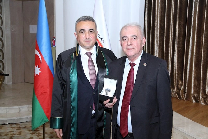 Vəkillər Kollegiyasının Rəyasət Heyətinin iclası keçirilib, bir sıra məsələlər müzakirə edilib — FOTOLAR Vəkillər Kollegiyasının Rəyasət Heyətinin iclası keçirilib, bir sıra məsələlər müzakirə edilib — FOTOLAR