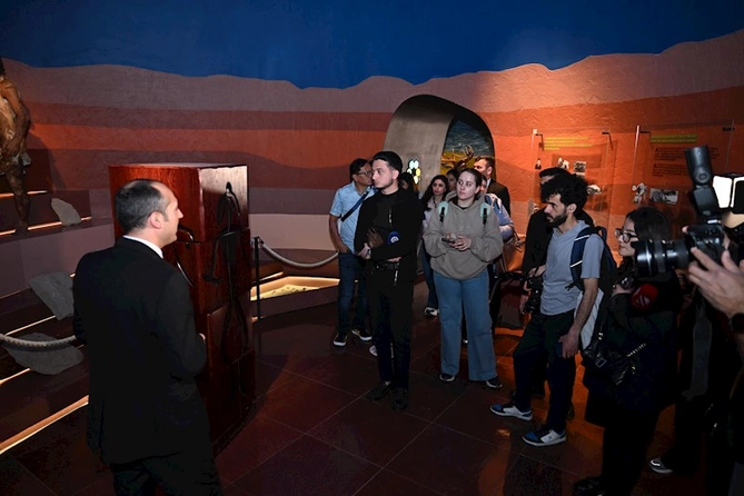 Qobustan qoruğuna mediatur təşkil olunub — FOTOLAR Qobustan qoruğuna mediatur təşkil olunub — FOTOLAR