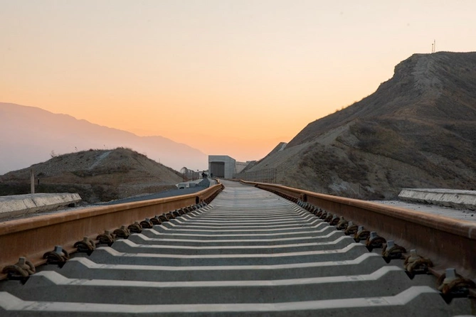 İşğaldan azad olunmuş ərazilərdə dəmiryol infrastrukturu yenidən qurulur — FOTOLAR