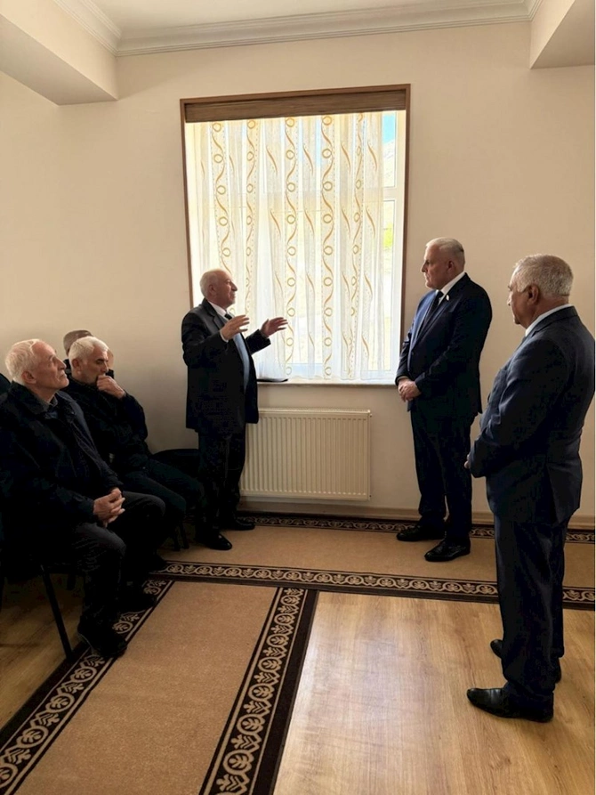 Vüqar Rəhimzadə Ordubadda seçiciləri ilə növbəti görüşünü keçirdi — FOTOLAR Vüqar Rəhimzadə Ordubadda seçiciləri ilə növbəti görüşünü keçirdi — FOTOLAR