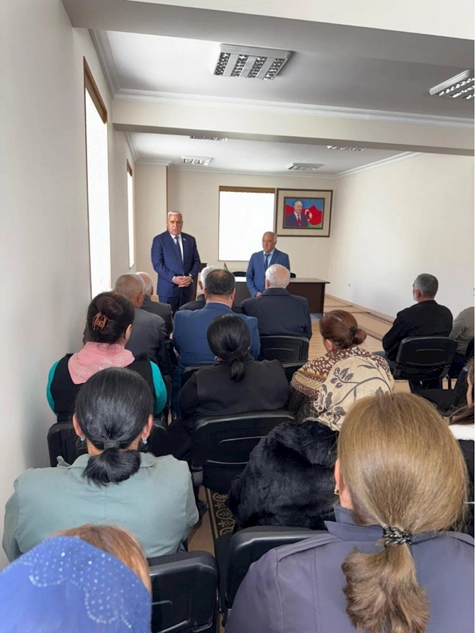 Vüqar Rəhimzadə Ordubadda seçiciləri ilə növbəti görüşünü keçirdi — FOTOLAR Vüqar Rəhimzadə Ordubadda seçiciləri ilə növbəti görüşünü keçirdi — FOTOLAR