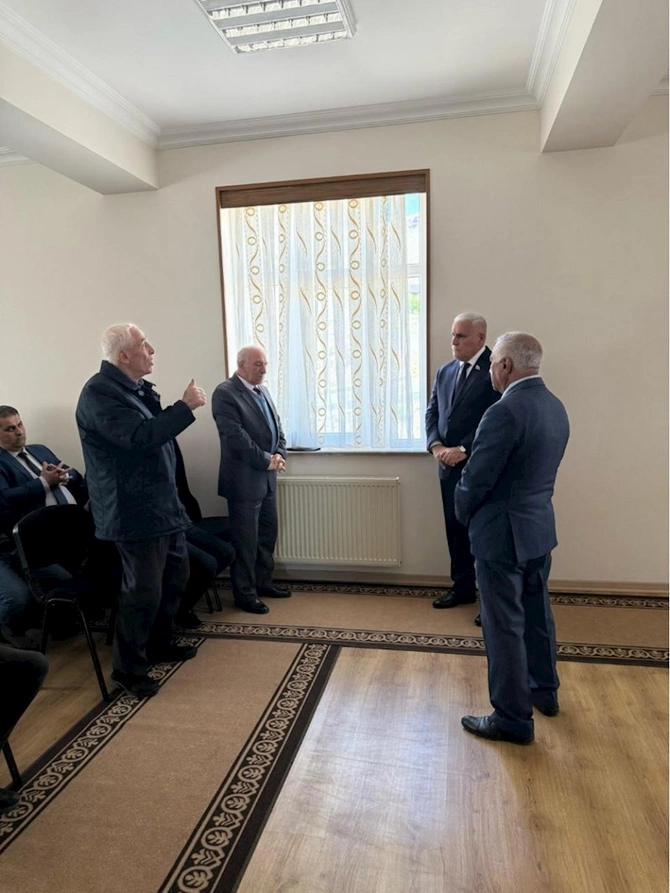 Vüqar Rəhimzadə Ordubadda seçiciləri ilə növbəti görüşünü keçirdi — FOTOLAR Vüqar Rəhimzadə Ordubadda seçiciləri ilə növbəti görüşünü keçirdi — FOTOLAR