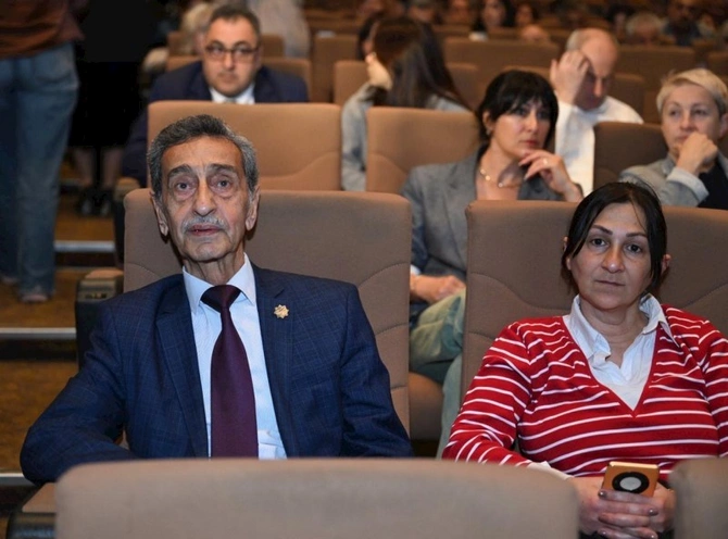 “Doğma torpaq” tammetrajlı bədii filminin premyerası olub — FOTOLAR “Doğma torpaq” tammetrajlı bədii filminin premyerası olub — FOTOLAR