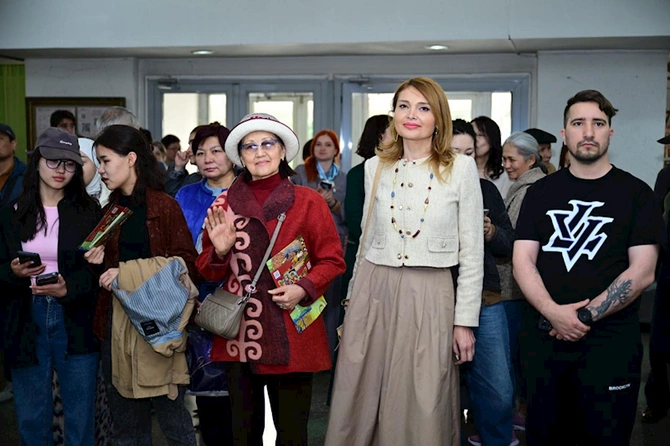 Bişkekdə “Azərbaycanın sənət incilərində yaşayan milli irsi sərgisi açılıb — FOTOLAR Bişkekdə “Azərbaycanın sənət incilərində yaşayan milli irsi sərgisi açılıb — FOTOLAR