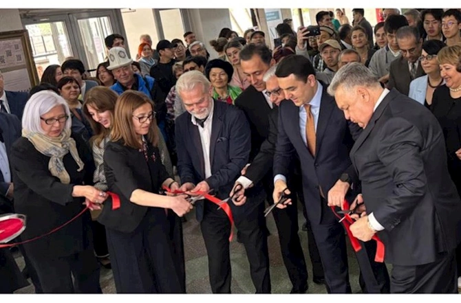 Qırğızıstanda “Azərbaycanın sənət incilərində yaşayan milli irsi sərgisinin açılışı olub — FOTOLAR Qırğızıstanda “Azərbaycanın sənət incilərində yaşayan milli irsi sərgisinin açılışı olub — FOTOLAR