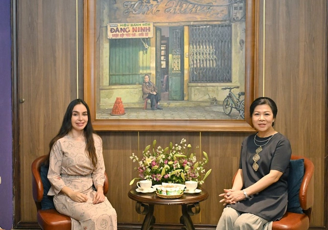 Leyla Əliyeva Vyetnamda muzeydə — FOTOLAR