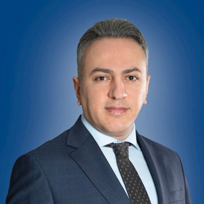 Nazir ona yüksək vəzifə verdi — FOTO Nazir ona yüksək vəzifə verdi — FOTO
