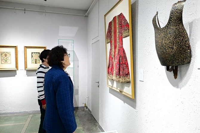 Görkəmli rəssam Mirzə Qədim İrəvaninin irsi Bişkekdə sərgidə təqdim olunur — FOTOLAR