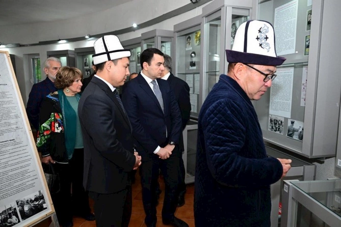 Bişkekdə Ata-Beyit memorial kompleksi ziyarət edildi — FOTOLAR Bişkekdə Ata-Beyit memorial kompleksi ziyarət edildi — FOTOLAR