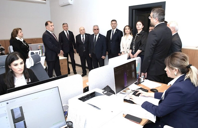 AHIK-in Əməyin Mühafizəsi və Hüquqi Yardım Mərkəzi fəaliyyətə başladı — FOTOLAR AHIK-in Əməyin Mühafizəsi və Hüquqi Yardım Mərkəzi fəaliyyətə başladı — FOTOLAR
