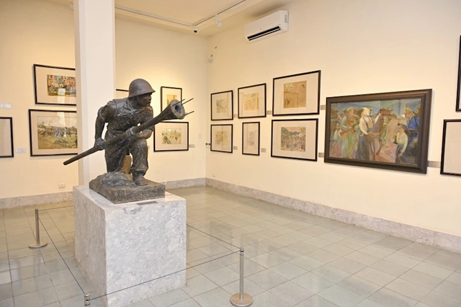 Leyla Əliyeva Vyetnamda muzeydə — FOTOLAR