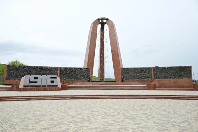 Bişkekdə Ata-Beyit memorial kompleksi ziyarət edildi — FOTOLAR Bişkekdə Ata-Beyit memorial kompleksi ziyarət edildi — FOTOLAR