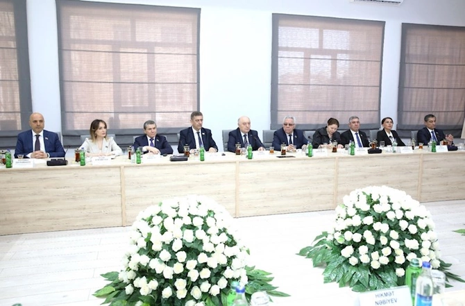 AHIK-in Əməyin Mühafizəsi və Hüquqi Yardım Mərkəzi fəaliyyətə başladı — FOTOLAR