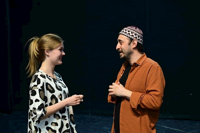 Azərbaycanlı rejissor Bişkekdə ustad dərsi keçdi — FOTOLAR