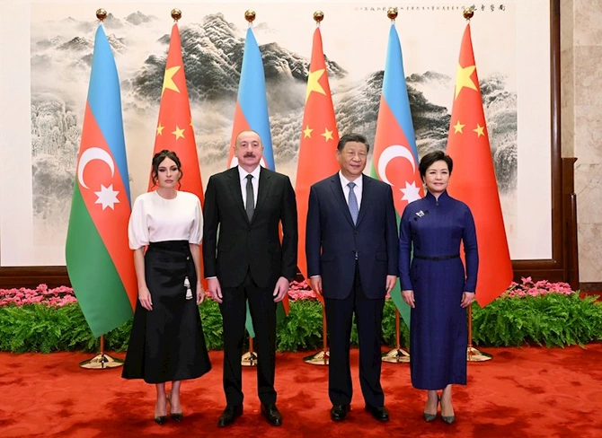 İlham Əliyevin Pekində rəsmi qarşılanma mərasimi olub — FOTOLAR