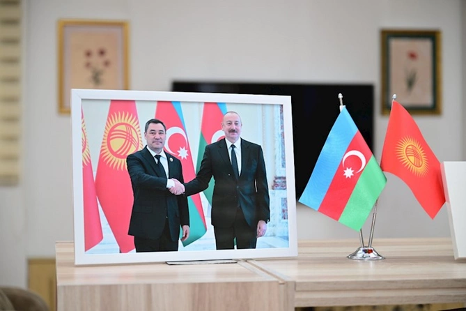 Qırğızıstan Milli Kitabxanasında Bəxtiyar Vahabzadənin kitablarının təqdimatı keçirilib — FOTOLAR Qırğızıstan Milli Kitabxanasında Bəxtiyar Vahabzadənin kitablarının təqdimatı keçirilib — FOTOLAR