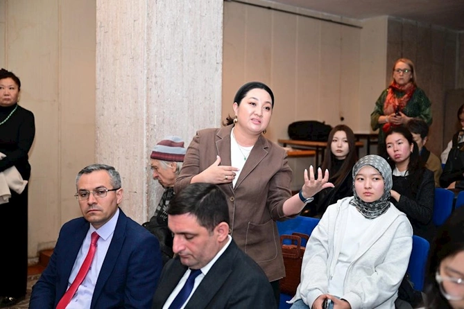 Bişkekdə Azərbaycanın Orta əsr rəssamlığı ilə bağlı mühazirə təşkil olundu — FOTOLAR Bişkekdə Azərbaycanın Orta əsr rəssamlığı ilə bağlı mühazirə təşkil olundu — FOTOLAR