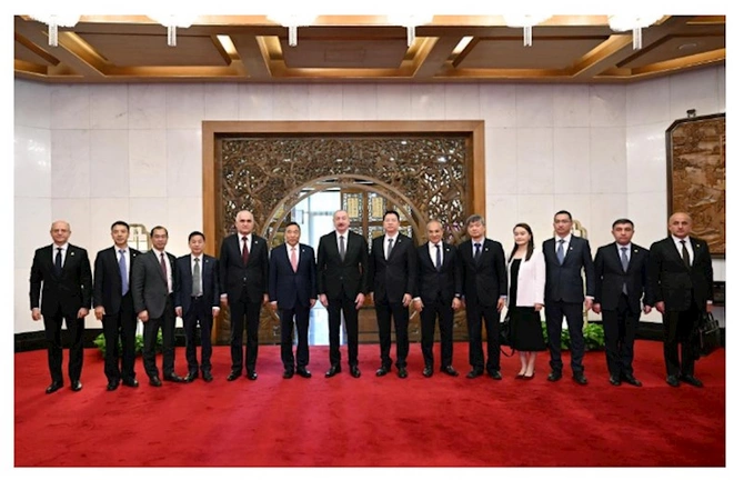 İlham Əliyev “Energy China” şirkətinin sədri ilə görüşdü — FOTOLAR İlham Əliyev “Energy China” şirkətinin sədri ilə görüşdü — FOTOLAR