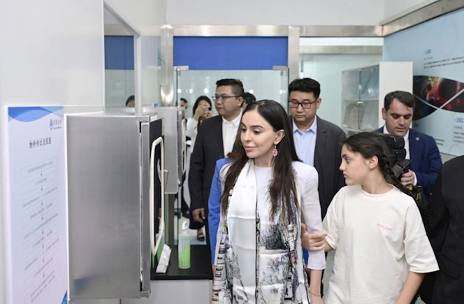 Leyla Əliyeva Çin Milli İnsan Genomu Mərkəzində — FOTOLAR