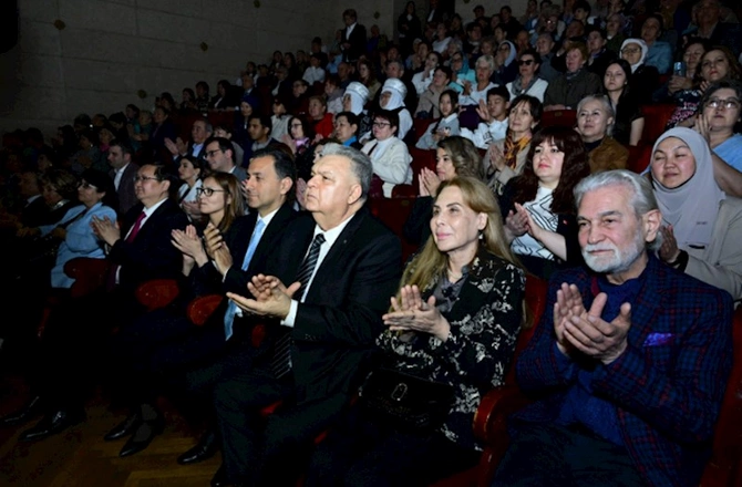 Bişkekdə Üzeyir Hacıbəylinin 140 illiyinə həsr olunan təntənəli konsert təşkil olunub — FOTOLAR Bişkekdə Üzeyir Hacıbəylinin 140 illiyinə həsr olunan təntənəli konsert təşkil olunub — FOTOLAR