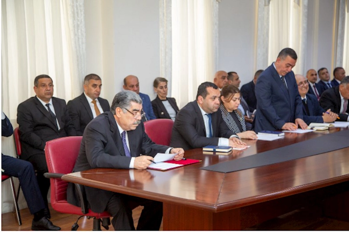 Salyan RİH başçısı Rüstəm Xəlilov vətəndaşları qəbul edib — FOTOLAR
