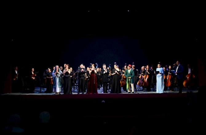 Bişkekdə Üzeyir Hacıbəylinin 140 illiyinə həsr olunan təntənəli konsert təşkil olunub — FOTOLAR Bişkekdə Üzeyir Hacıbəylinin 140 illiyinə həsr olunan təntənəli konsert təşkil olunub — FOTOLAR