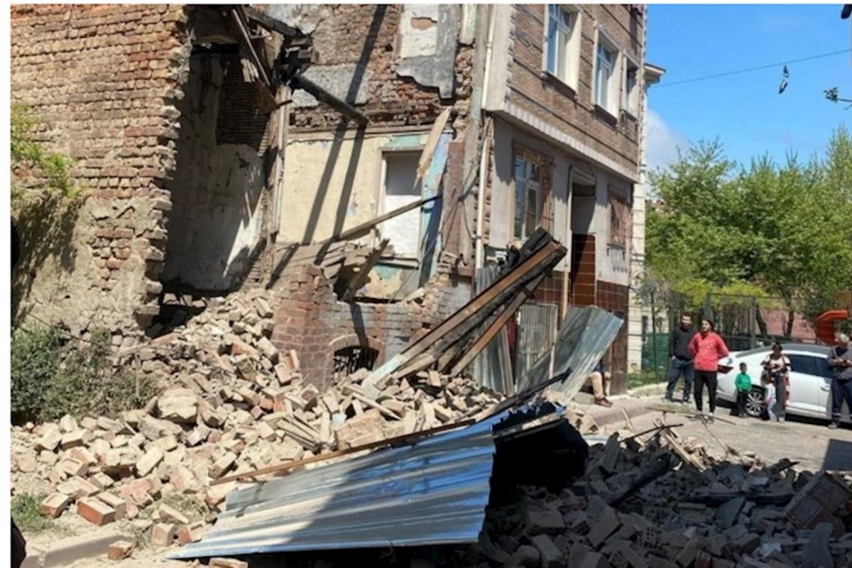İstanbul zəlzələsində Özbəkistan vətəndaşı qorxudan ölüb