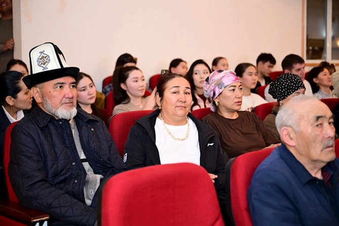 Qırğızıstanda Azərbaycan Mədəniyyəti Günləri başa çatdı — FOTOLAR Qırğızıstanda Azərbaycan Mədəniyyəti Günləri başa çatdı — FOTOLAR