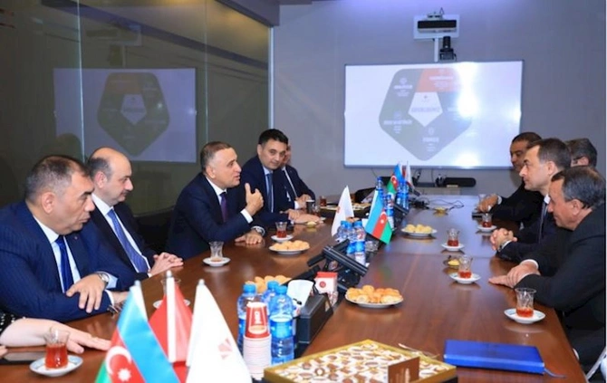 İcra başçısı “Ulduz” şokolad fabrikini ziyarət edib — Sahibkarlar Günü ilə əlaqədar (FOTOLAR)
