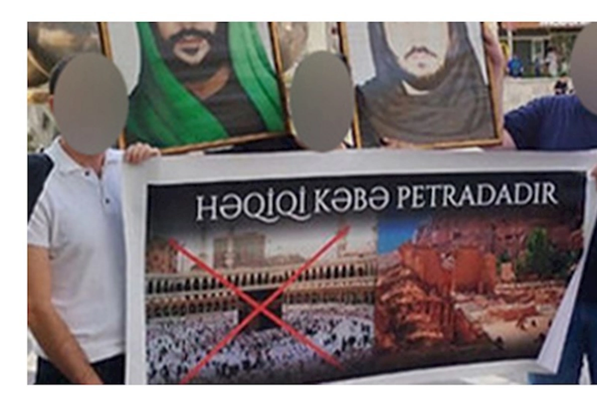 “28 Mall”un qarşısında plakat açan təriqət üzvləri həbs edildi — FOTOLAR