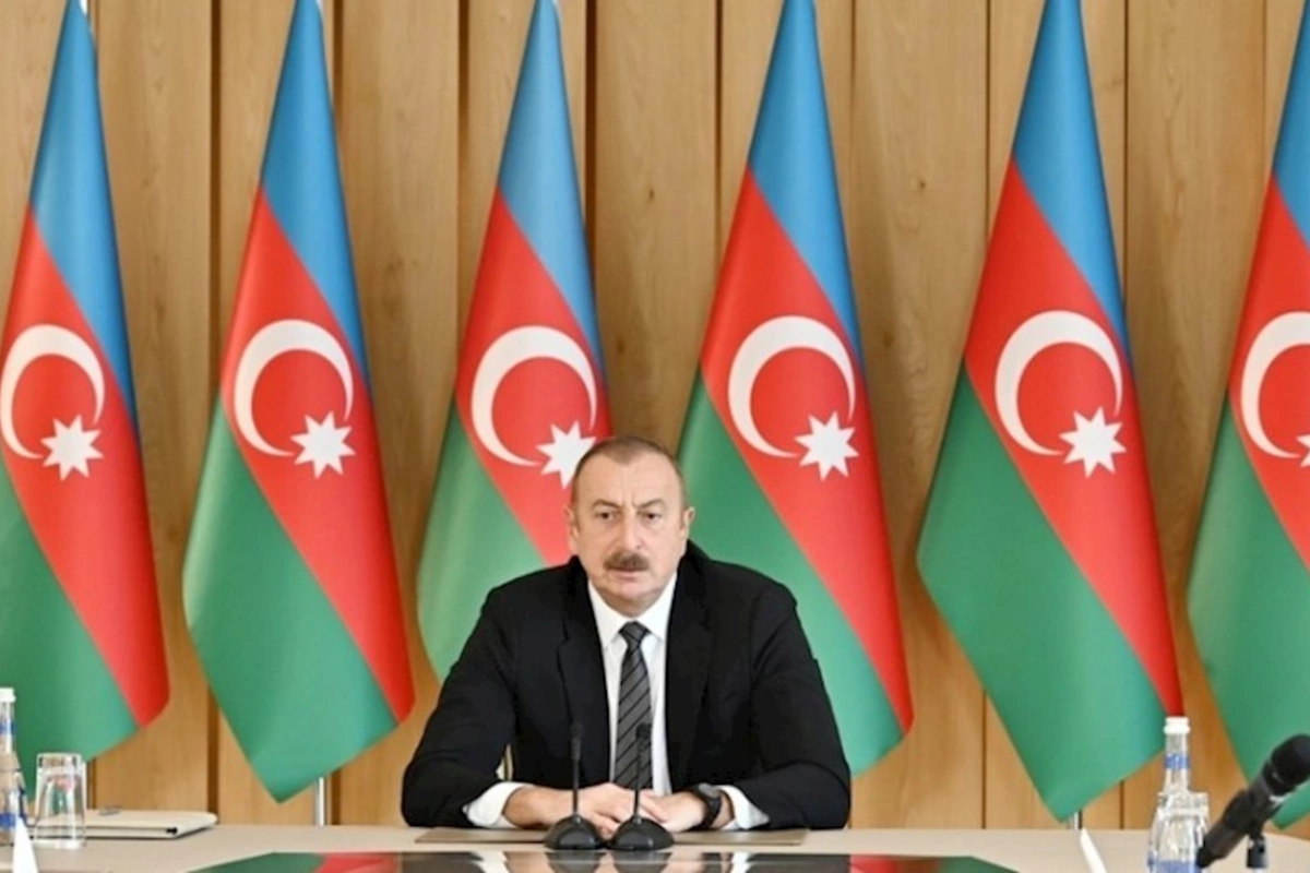 İlham Əliyev Tbilisidə Qəhrəmanlar Memorialını ziyarət edib