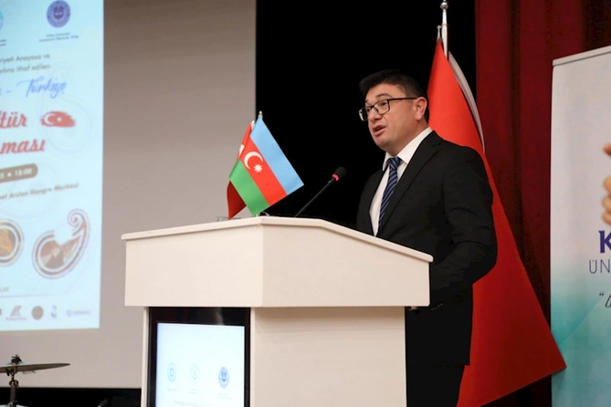 Qarsda Azərbaycanın “Konstitusiya və Suverenlik İli”nə həsr olunmuş tədbir keçirilib Qarsda Azərbaycanın “Konstitusiya və Suverenlik İli”nə həsr olunmuş tədbir keçirilib