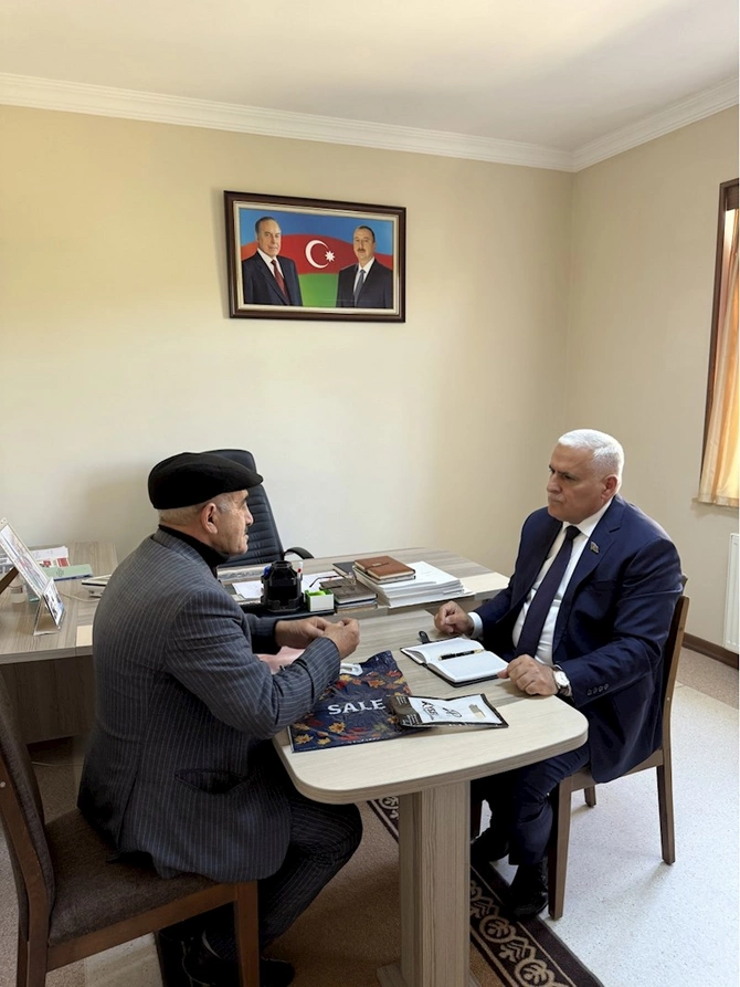 Vüqar Rəhimzadə Culfada seçiciləri ilə növbəti görüşünü keçirdi — FOTOLAR Vüqar Rəhimzadə Culfada seçiciləri ilə növbəti görüşünü keçirdi — FOTOLAR