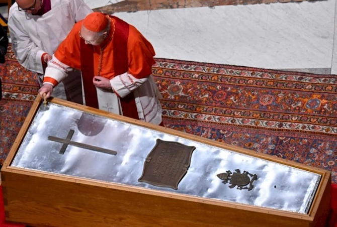Roma Papası dəfn olunur — Canlı (YENİLƏNİR)
