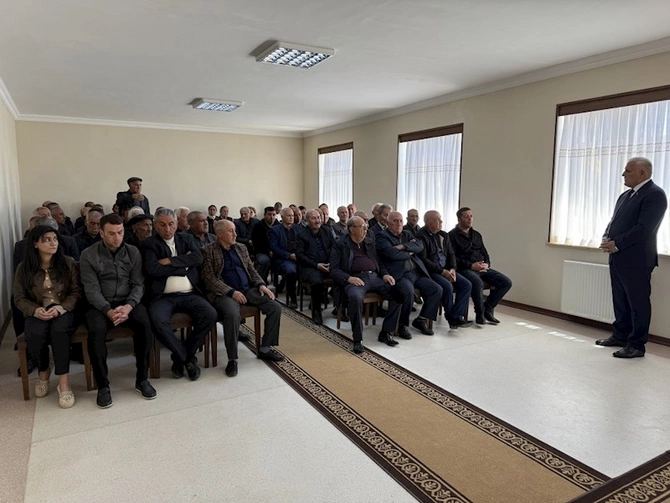 Vüqar Rəhimzadə Culfada seçiciləri ilə növbəti görüşünü keçirdi — FOTOLAR Vüqar Rəhimzadə Culfada seçiciləri ilə növbəti görüşünü keçirdi — FOTOLAR