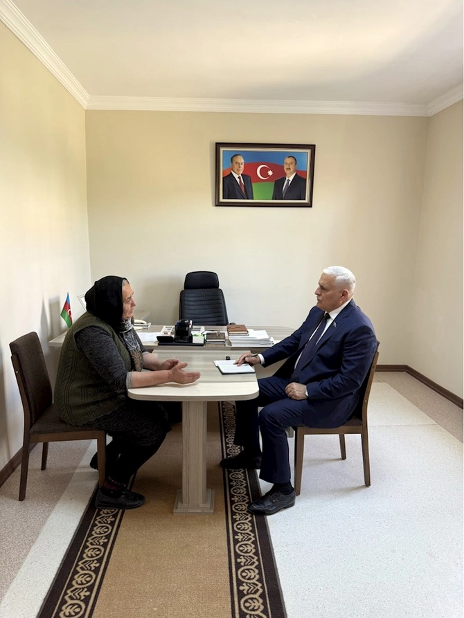 Vüqar Rəhimzadə Culfada seçiciləri ilə növbəti görüşünü keçirdi — FOTOLAR Vüqar Rəhimzadə Culfada seçiciləri ilə növbəti görüşünü keçirdi — FOTOLAR