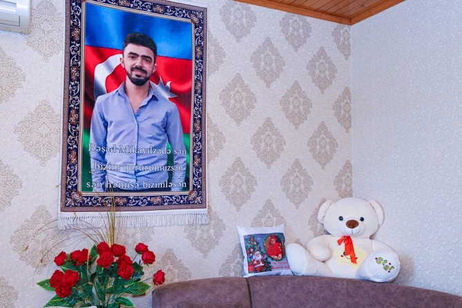 Yeganə övladı şəhid olan Balaxanı neftçisinin ailəsində yenidən uşaq səsi gəlir — FOTOLAR Yeganə övladı şəhid olan Balaxanı neftçisinin ailəsində yenidən uşaq səsi gəlir — FOTOLAR