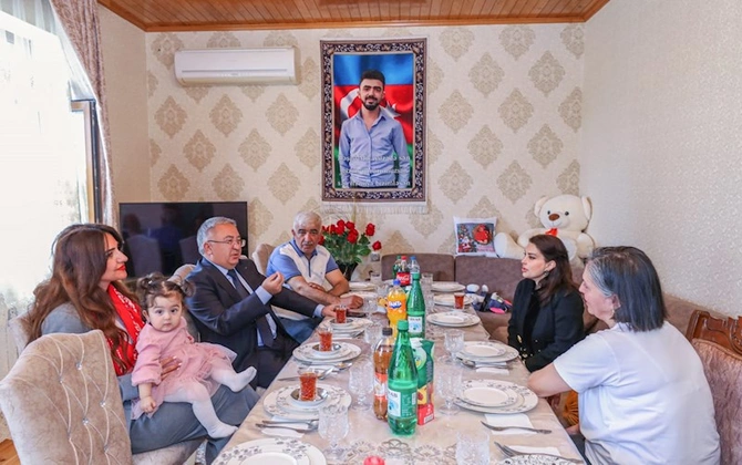 Yeganə övladı şəhid olan Balaxanı neftçisinin ailəsində yenidən uşaq səsi gəlir — FOTOLAR Yeganə övladı şəhid olan Balaxanı neftçisinin ailəsində yenidən uşaq səsi gəlir — FOTOLAR