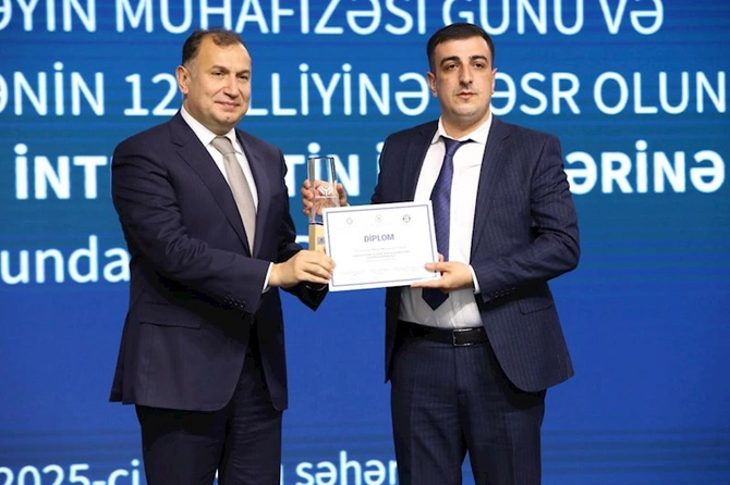 “Rəqəmsallaşma və süni intellektin iş yerlərinə təsiri” mövzusunda konfrans keçirilib — FOTOLAR