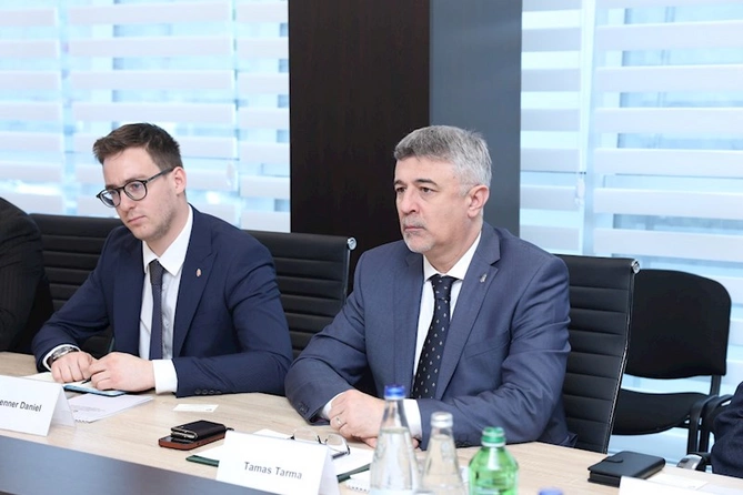 Rafiq Aslanov Macarıstanın Azərbaycandakı səfirini qəbul etdi — FOTOLAR Rafiq Aslanov Macarıstanın Azərbaycandakı səfirini qəbul etdi — FOTOLAR